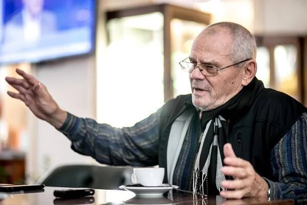 Jednou z nejdůležitějších hodnot demokracie je změna, říká Milan Kňažko