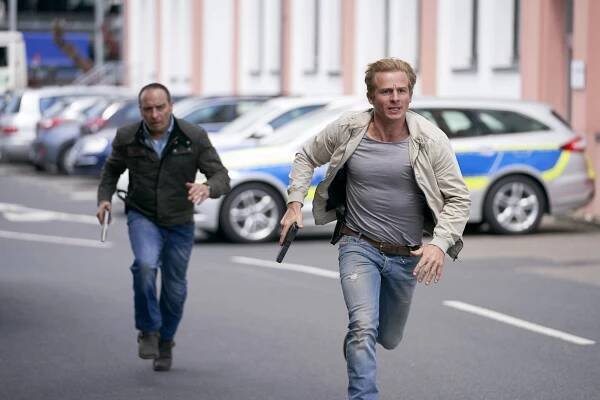 Kobra 11 - Mimo službu (S25E07) (2019) | Tvůrci | ČSFD.cz