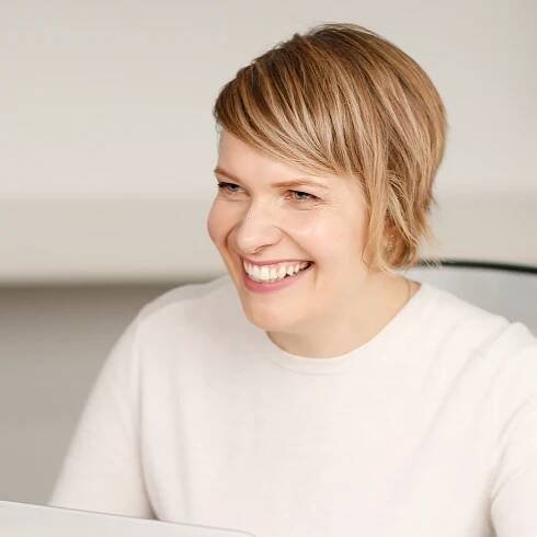 Dr Erin Bulluss