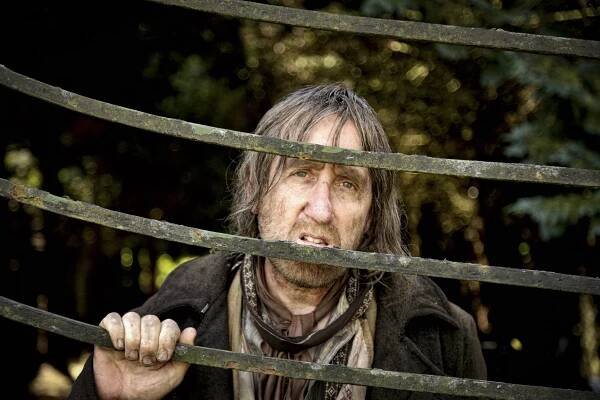 Smrt a slavíci - Epizoda 1 - Z filmu - Michael Smiley