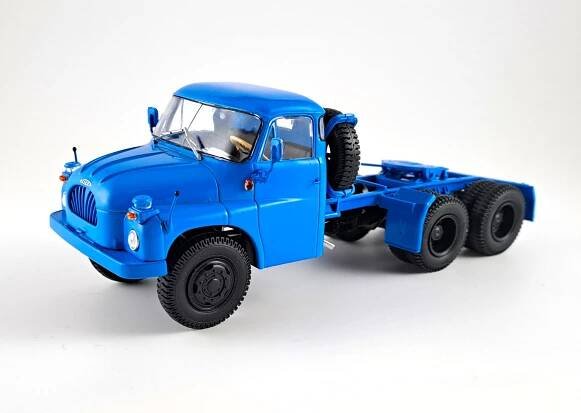 Tatra T138 NT 6x6 modrá 1:43 Auto Historia BAZAROVKA