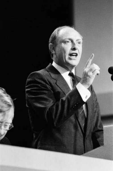 Kinnock speaks during a miners debate in October 1985