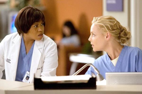 Chirurgové - Měním se, tedy jsem - Z filmu - Chandra Wilson, Katherine Heigl
