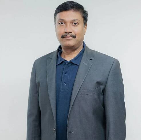 Vasudevan headshot.jpg