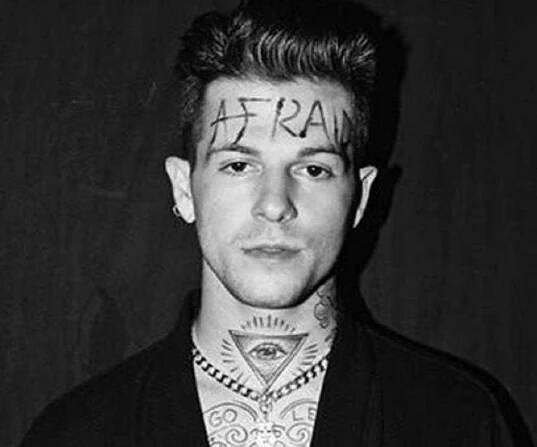 Jesse James Rutherford Biography – Facts, Childhood, Family Life of Singer, Actor