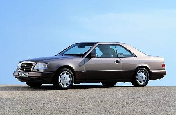 Jeden z nejlepších mercedesů všech dob? Před více než 35 lety přišel W124 se spoustou pokrokových řešení a svým často majitelům slouží dodnes