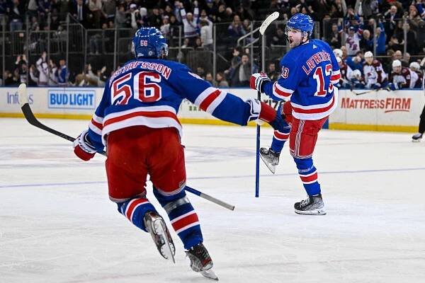 NHL ožila dvěma duely. Výhry braly newyorské celky Islanders a Rangers