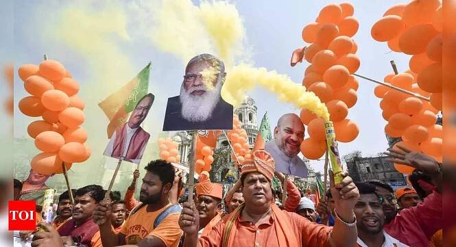 After drubbing AAP in Delhi, 'Bangal cholo' next for BJP?