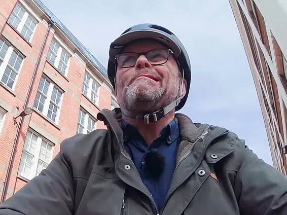 Robert Llewellyn