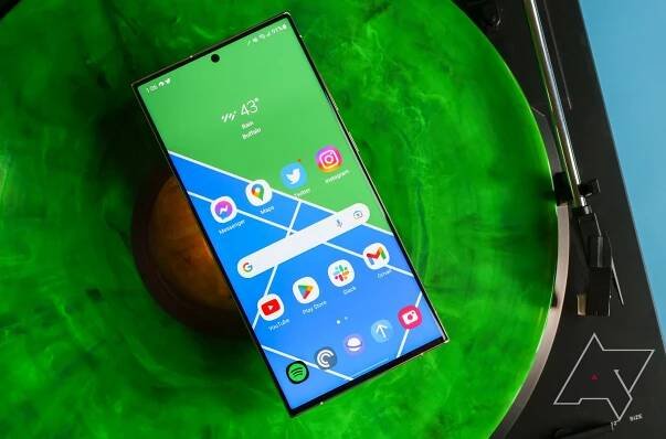 One UI 6.1 míří na Galaxy S23