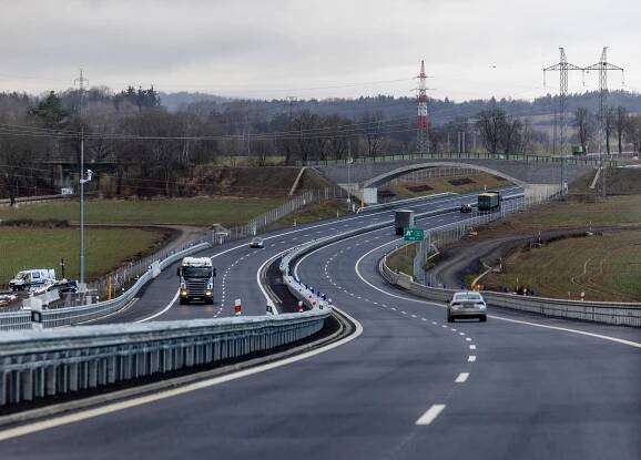V Česku příští rok přibude 70 kilometrů silnic a dálnic, začne se stavět dalších 140