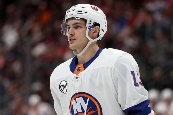 4. Mathew Barzal (Kanada) – 13,175 vteřin (v roce 2020)