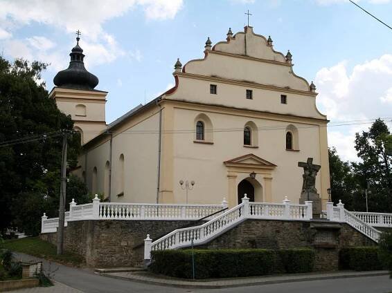 Horní Dunajovice: šikmá věž a vodní tvrz