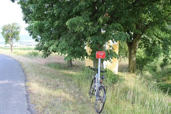 Soubor:57. Kováři v Litni - Liteň ráj cyklistů.JPG