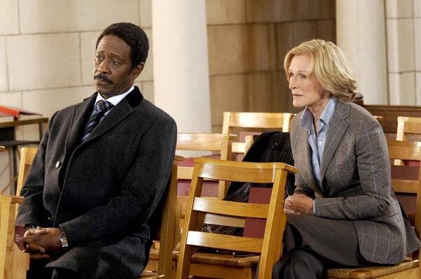 Patty Hewes - nebezpečná advokátka - Věř mi - Z filmu - Clarke Peters, Glenn Close