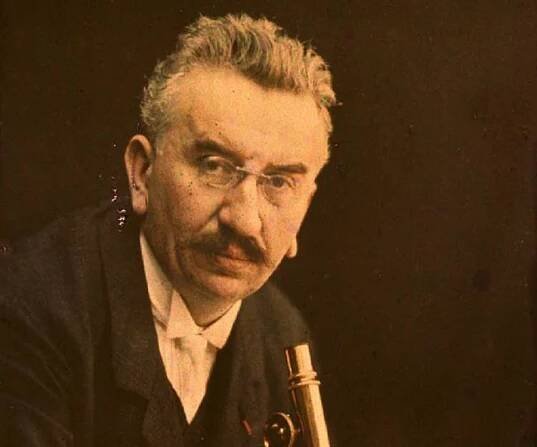 Louis Lumière Biography - Childhood, Life Achievements & Timeline
