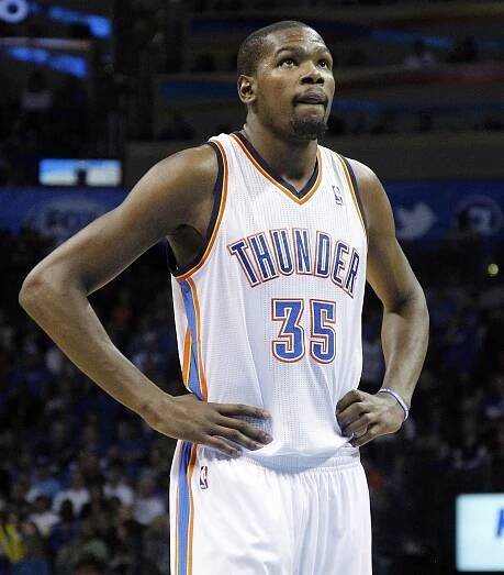 Durant a Bryant dosáhli v NBA na "triple double"