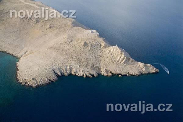 Velebitský kanál a trajekt, ostrov Pag, Chorvatsko I NOVALJA