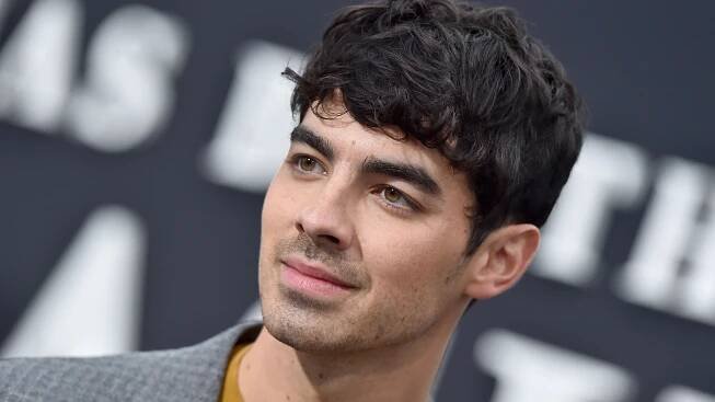 Joe Jonas Revives Long Hair and Emo Bang From 2008 — See Video