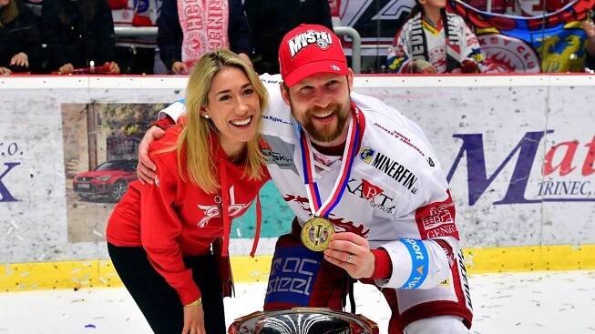 Dojemná zpověď Petra Vrány: Po smrti manželky (†35) jsem chtěl seknout s hokejem – eXtra.cz