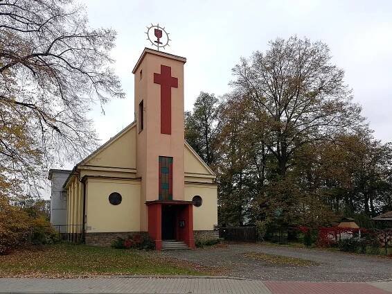 Soubor:Ostrava-Heřmanice, Husův sbor.jpg