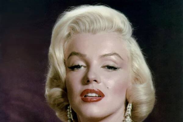 Marilyn Monroe Eye Shadow Trick: How to Re-Create the Look
