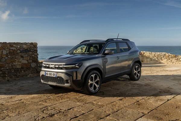 Nová Dacia Duster prozrazuje první ceny: Víme, kolik stojí základ, ale i výbavou nabušená verze