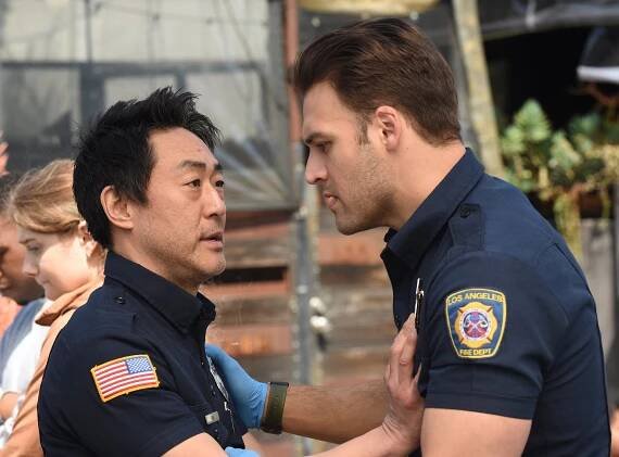 Záchranáři L. A. - Opatrně s přáními - Z filmu - Kenneth Choi, Ryan Guzman