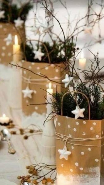 DIY Christmas Table Decorations