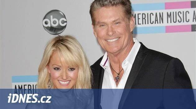 David Hasselhoff se zasnoubil s o 27 let mladší partnerkou - iDNES.cz