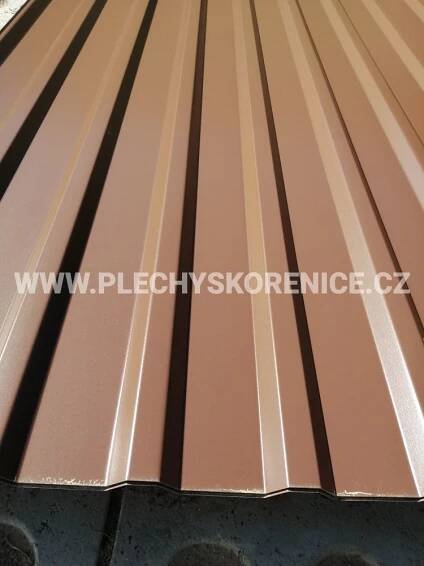 Trapézový plech T18 0,6mm - RAL 8017 | Plechy Skořenice