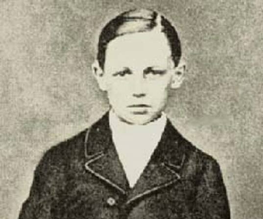 Arthur Rimbaud Biography - Facts, Childhood, Family Life & Achievements
