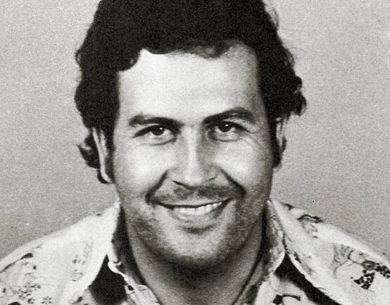 Kokainový král Pablo Escobar: Kolumbijský Robin Hood, který stavěl nemocnice a denně pašoval přes 15 tun kokainu - Expres FM