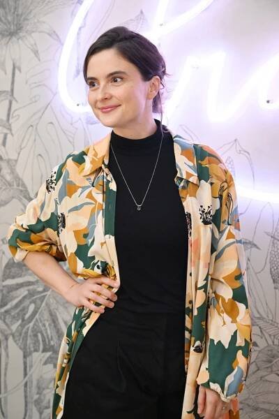 FOTO: Eva Podzimková se ve společnosti od porodu příliš neobjevuje. – stránka 47