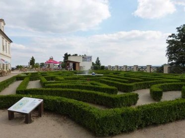 Labyrint u zámku Loučeň, Česko