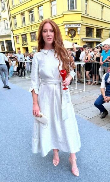 Herečka Nikol Kouklová na 59. ročníku KVIFF - Machač