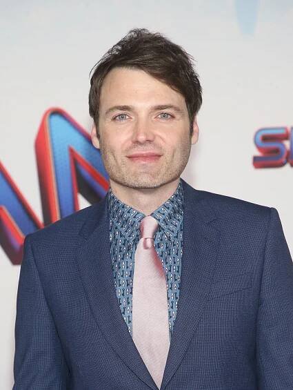 Headshot Of Seth Gabel