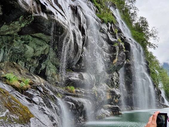 Steinsdalsfossen,Hardanger,norheimsund,øystese,hardangerfjord,hardangerfjorden,hardanger fjord hotel, sandven hotel,torefjell,sjusete,movatnet,mo,tørrvikbygd,samnanger,strandebarm,vesoldo,hardangerfjord adventure,nasjonal turistveg, riksvei 7, kvamskogen,kvam,furedalen,eikedalen, waterfall,fossefall,foss,barnevennlig, mørkhølsfossen,fossen bratte,brudesløret,bridal veil,krigsminne,mørkhølen,bru,storagrønova,klyvenuten,grimsnuten,samlen,oksen,utne,fyksesund,botnen,kvamsøy,granvin,bergen365,adventure365,fjordsafari,rib,boat,safari,norwegian,norway,fjord,mountains,fjelltur,nutshell,flåm,eidfjord,hardangervidda,vøringsfossen,hardangerbroen,steinstø,frukt,eplesider,cider,apple,norwegian,summer,norgesferie,vestlandet,west,coast