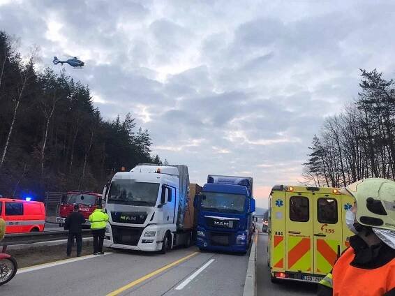 Jednotka HZS Říčany vyjela na 24. kilometr dálnice D1 k dopravní… | POŽÁRY.cz - ohnisko žhavých zpráv | hasiči aktuálně