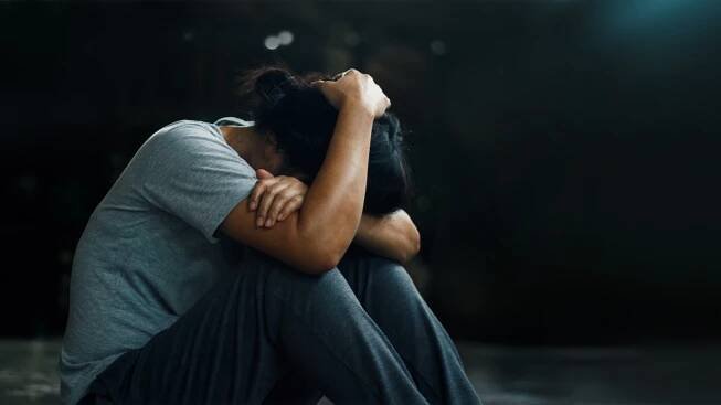Posttraumatická stresová porucha se zdaleka netýká jen veteránů. Co všechno může PTSD spustit?