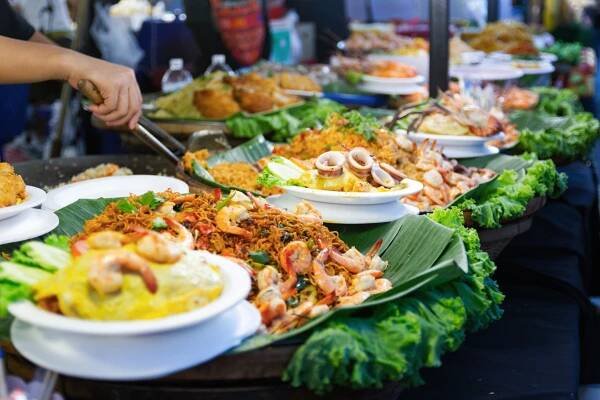 Best Street Food in Bangkok: 16 Incredible Dishes