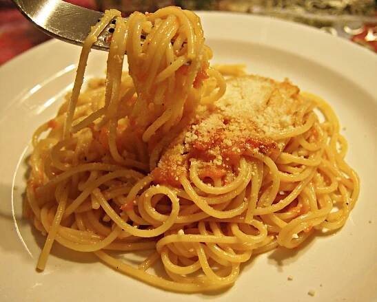 Spaghetti al pomodoro - Carujeme.cz