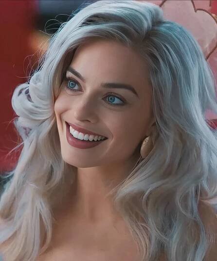 Margot Robbie – Smile, Lip, Eyebrow, Eyelash, Flash photo…