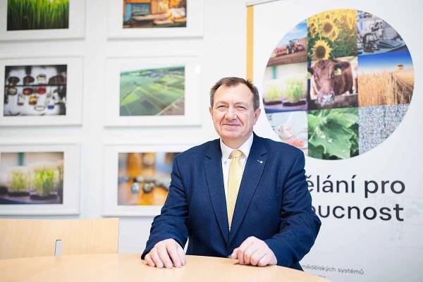 Akademický senát AF zvolil novým děkanem Jana Mareše - Agronomická fakulta