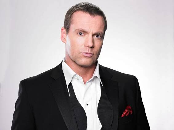 Michael Shanks