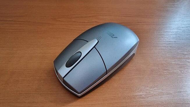 Bluetooth myš Logitech V270 - Vstupní zařízení k PC