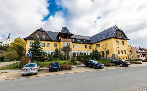 Valašský hotel a Pivní lázně OGAR