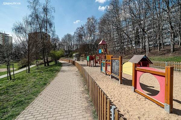 Prodej Byt 3+1, Paláskova, Praha 8 - Kobylisy