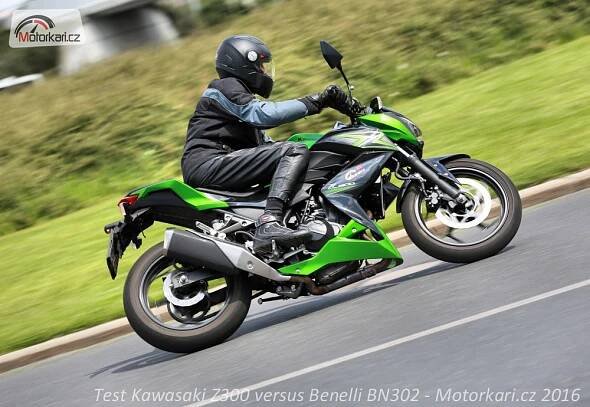 Fotogalerie Kawasaki Z300 versus Benelli BN302 | Motorkáři.cz