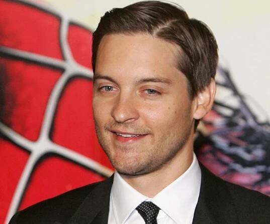 Tobey Maguire Biography - Facts, Childhood, Family Life & Achievements